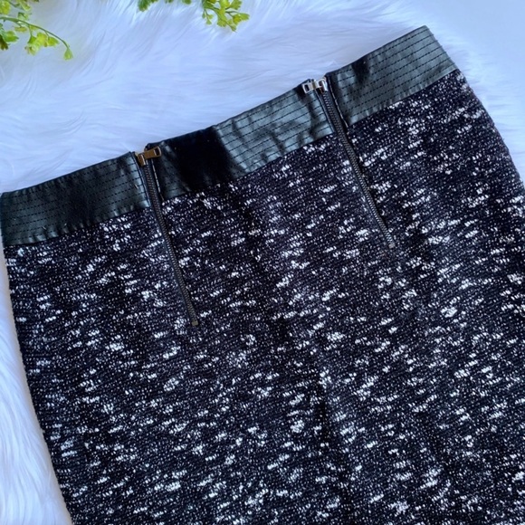 Ann Taylor | Black & White Tweed Skirt w/ Faux Leather Waistband | Sz 6 - Picture 4 of 6